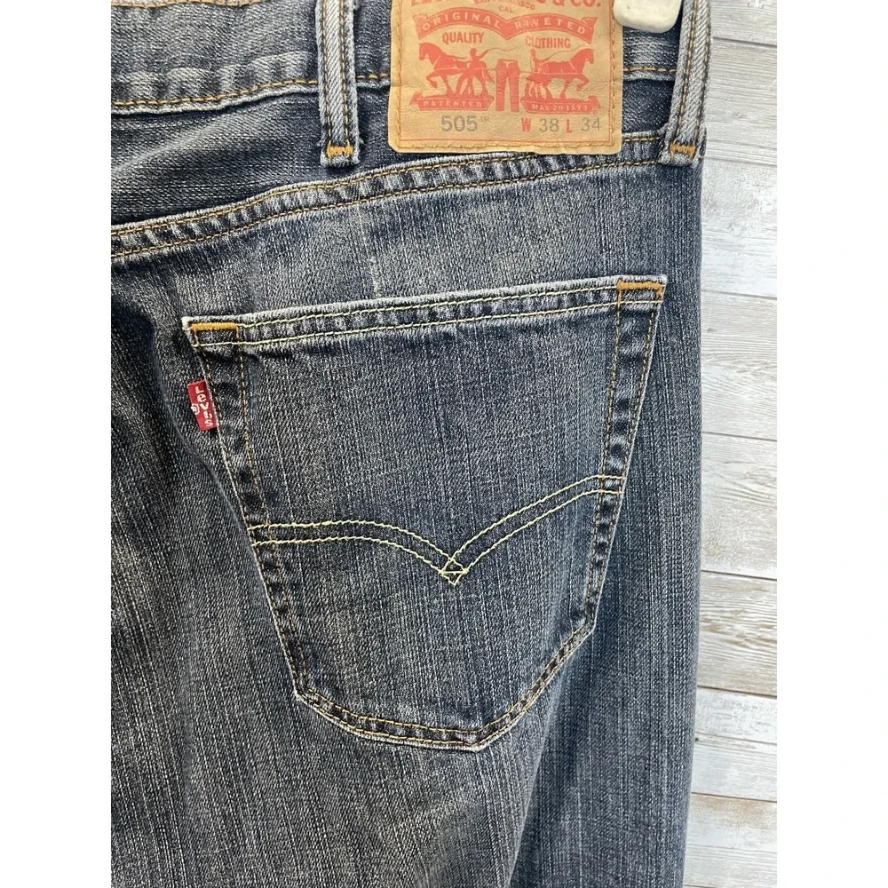Levi's 505‎ Mens 38x34 Jeans Medium Wash Straight Leg Whiskering 100% Cotton